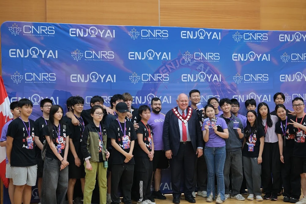 Students, mentors and community at ENJOY AI